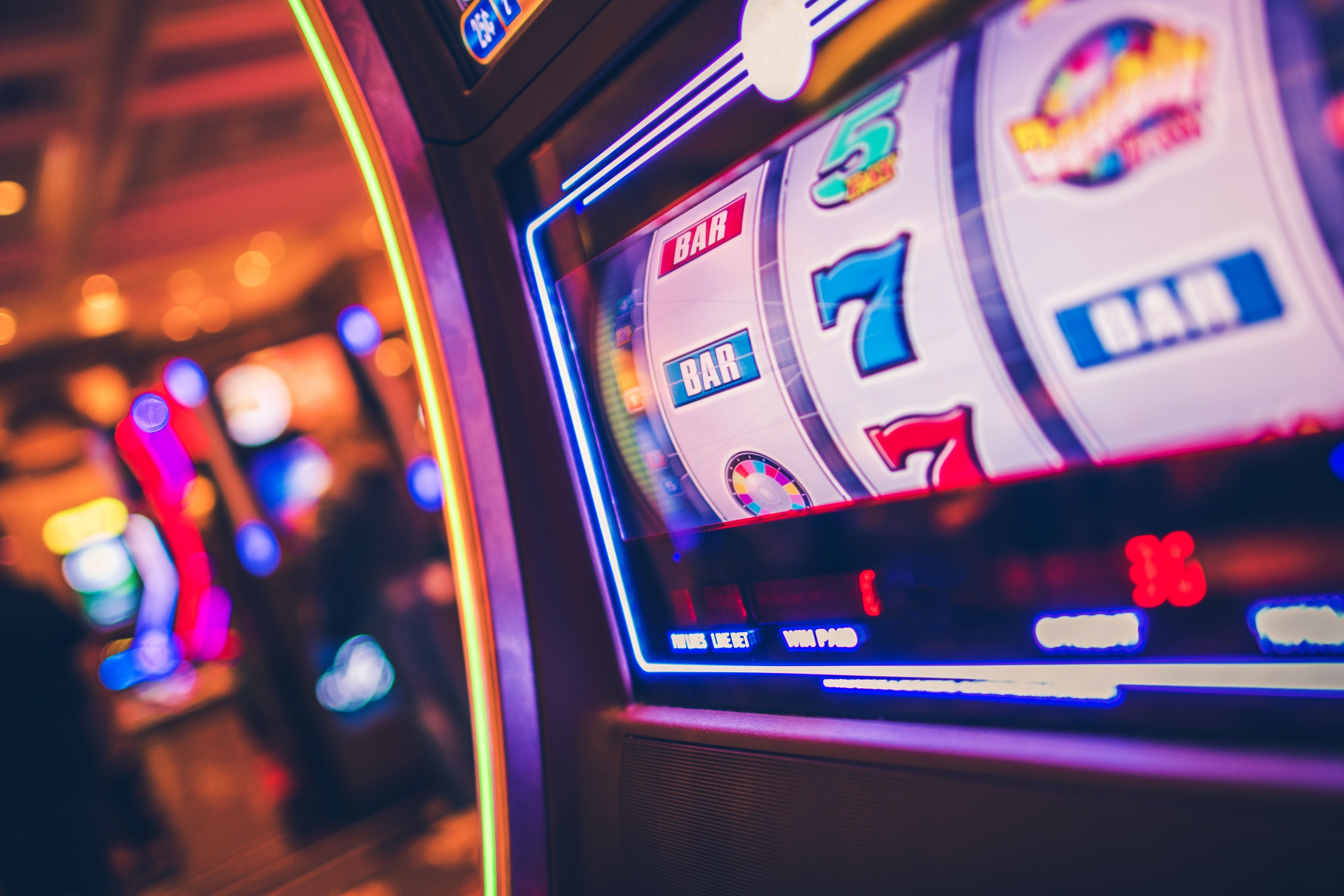 hondatogel platform interface showing slot games, live-dealer tables, and sportsbook markets